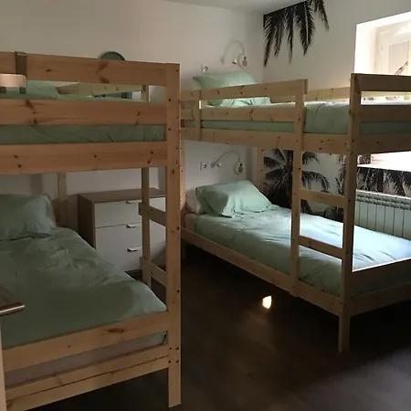 Cocos Surfhouse Hostel San Juan De La Arena
