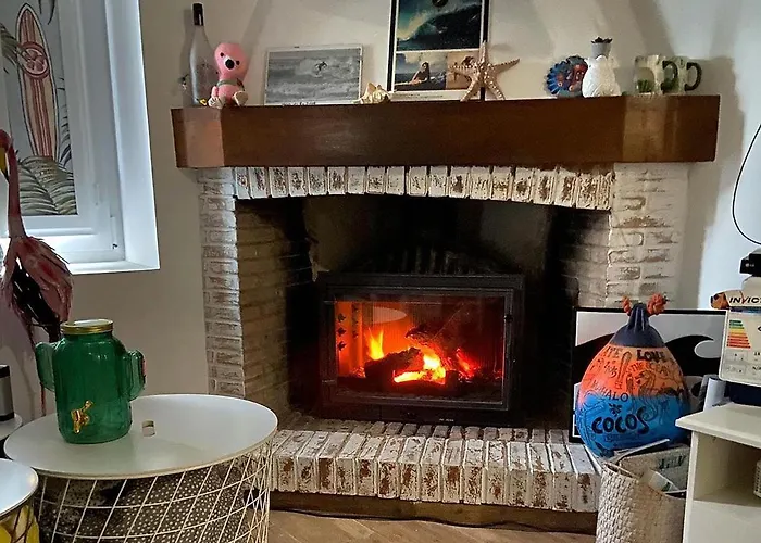 Cocos Surfhouse * La Arena