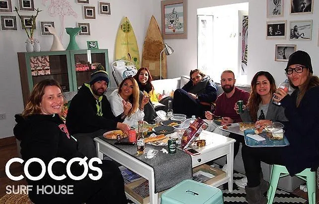 Cocos Surfhouse *