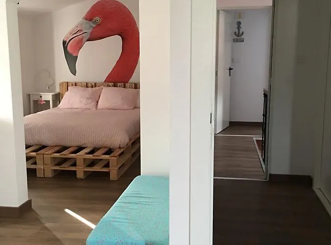 Cocos Surfhouse * La Arena