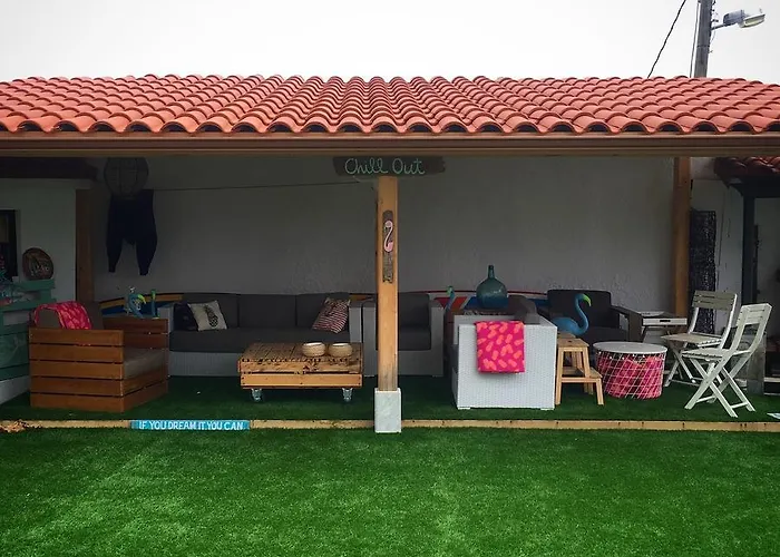 Cocos Surfhouse Hostal La Arena