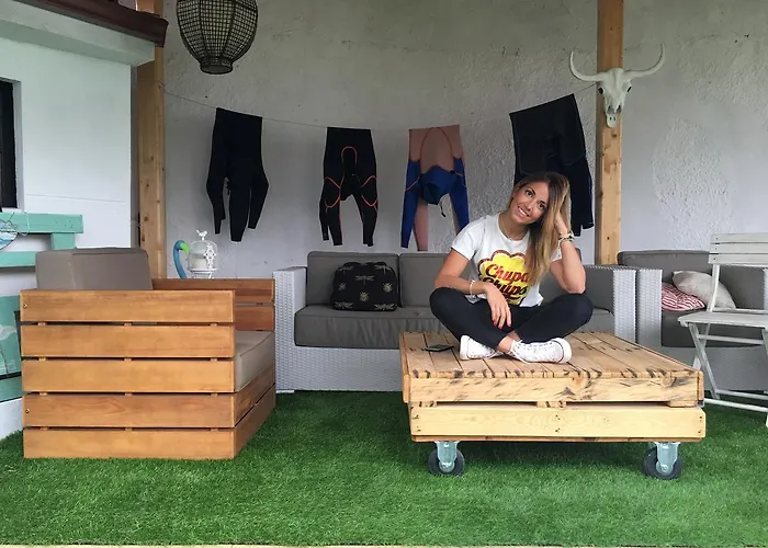 Cocos Surfhouse Hostal La Arena