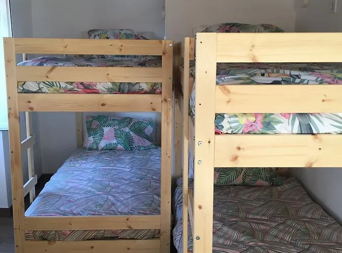 Cocos Surfhouse * La Arena