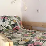 Cocos Surfhouse Vandrarhem