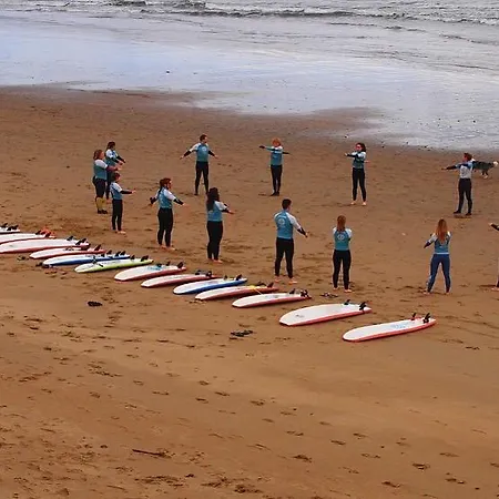 Хостел Cocos Surfhouse San Juan De La Arena