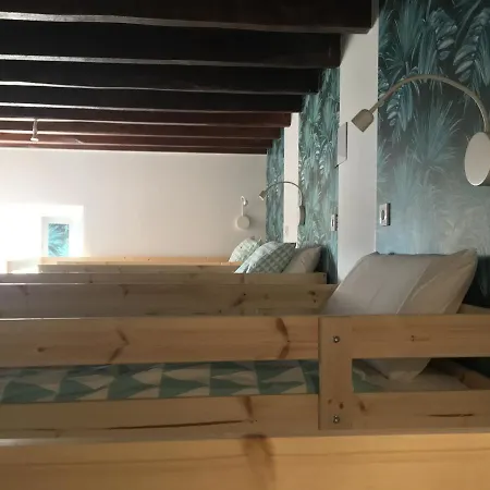 Хостел Cocos Surfhouse San Juan De La Arena