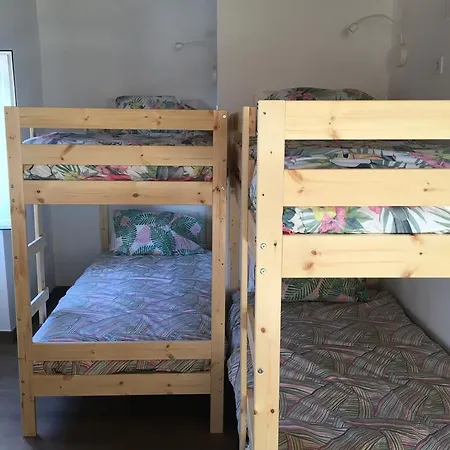 Cocos Surfhouse * San Juan De La Arena